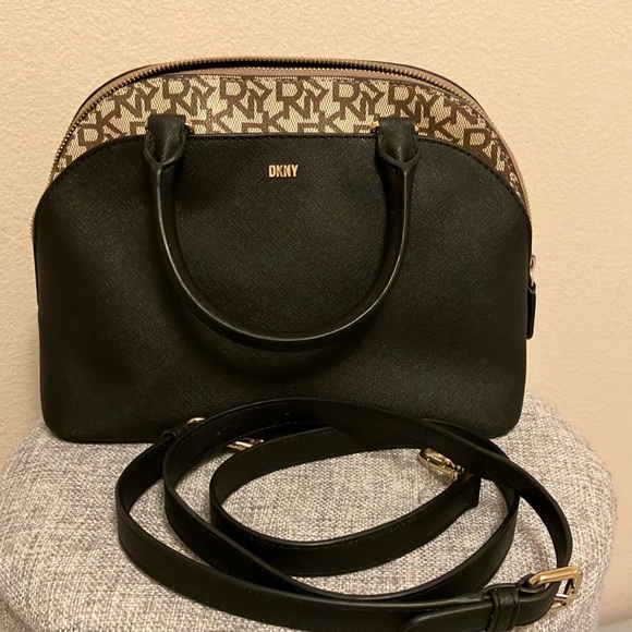 EUC Dkny bag - Picture 1 of 14